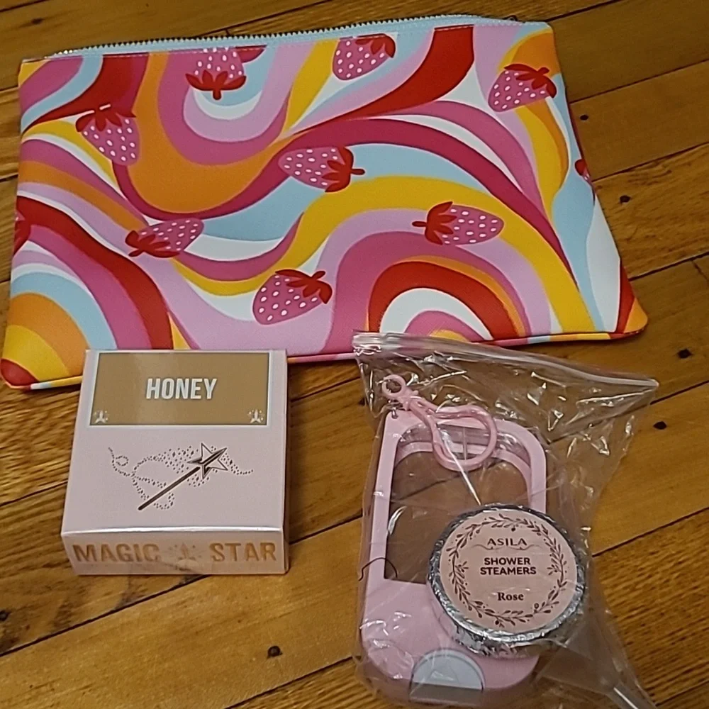 Jeffree Star Cosmetics Luminous Setting Powder Honey, Cosmetic Bag Bundle